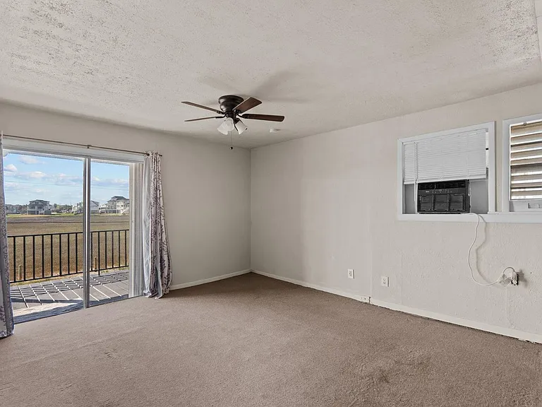 810 93rd St — Photo 5