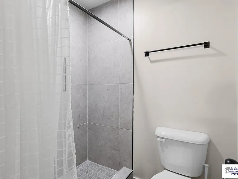 601-3 Continental Dr — Photo 10
