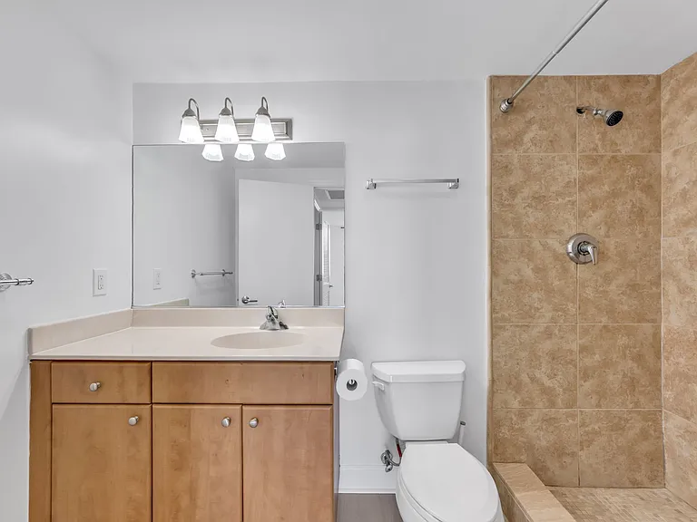 401 69th St #1201 — Photo 11