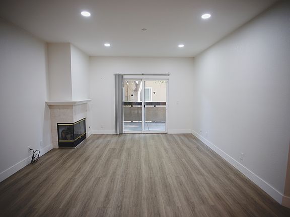 4th image of 297 Tradewinds Dr APT 104