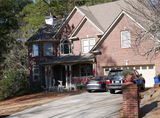 962 Holly Hedge Rd, Stone Mountain, GA 30083