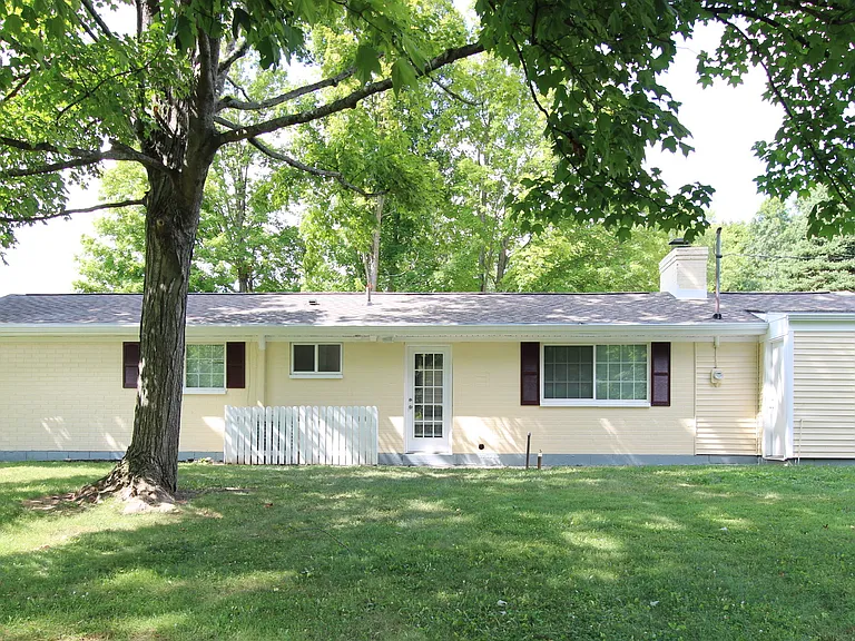 2829 Bahns Dr — Photo 13