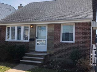 137 Rudolph Ave, Mineola, NY 11501
