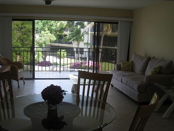 Living room & balcony