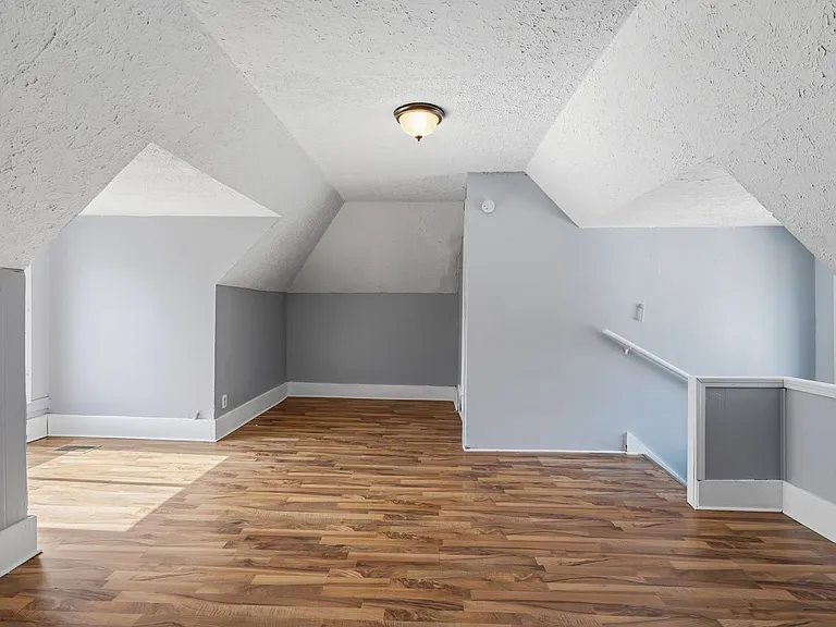 921 15th Street — Photo 4