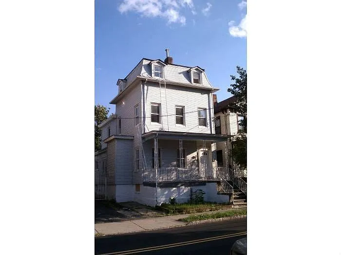 124 Orchard St photo 1