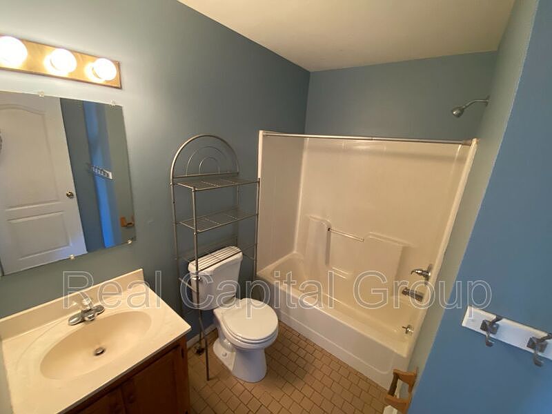 1st image of 8 Rosewood Ct