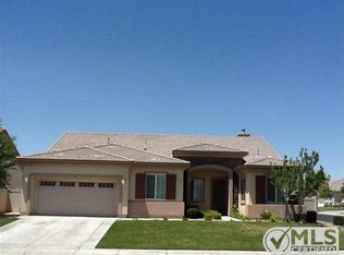 19806 Rosemary St, Apple Valley, CA 92308