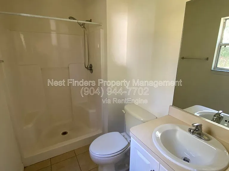 908 Helen St — Photo 11