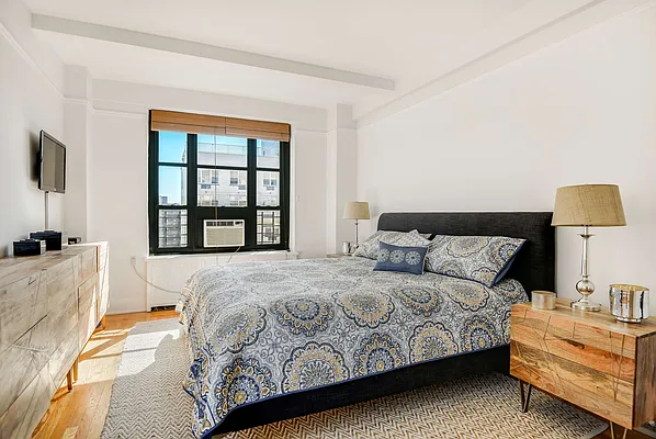 Sold by Compass | media 18