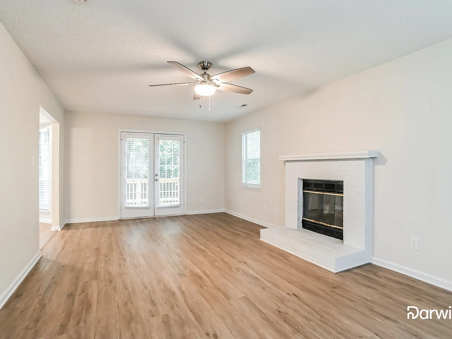 3 bed, 3.0 bath, 1564 sqft, $1,975 — Photo 3