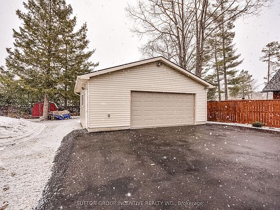 5th image of 355 Zoo Park Rd