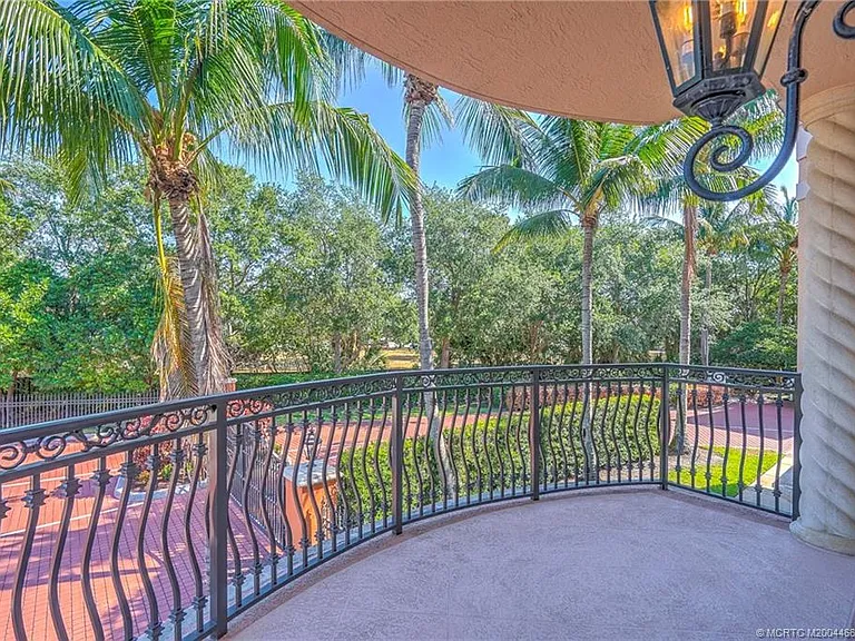 1528 NE Outrigger Landings Dr #208 — Photo 28
