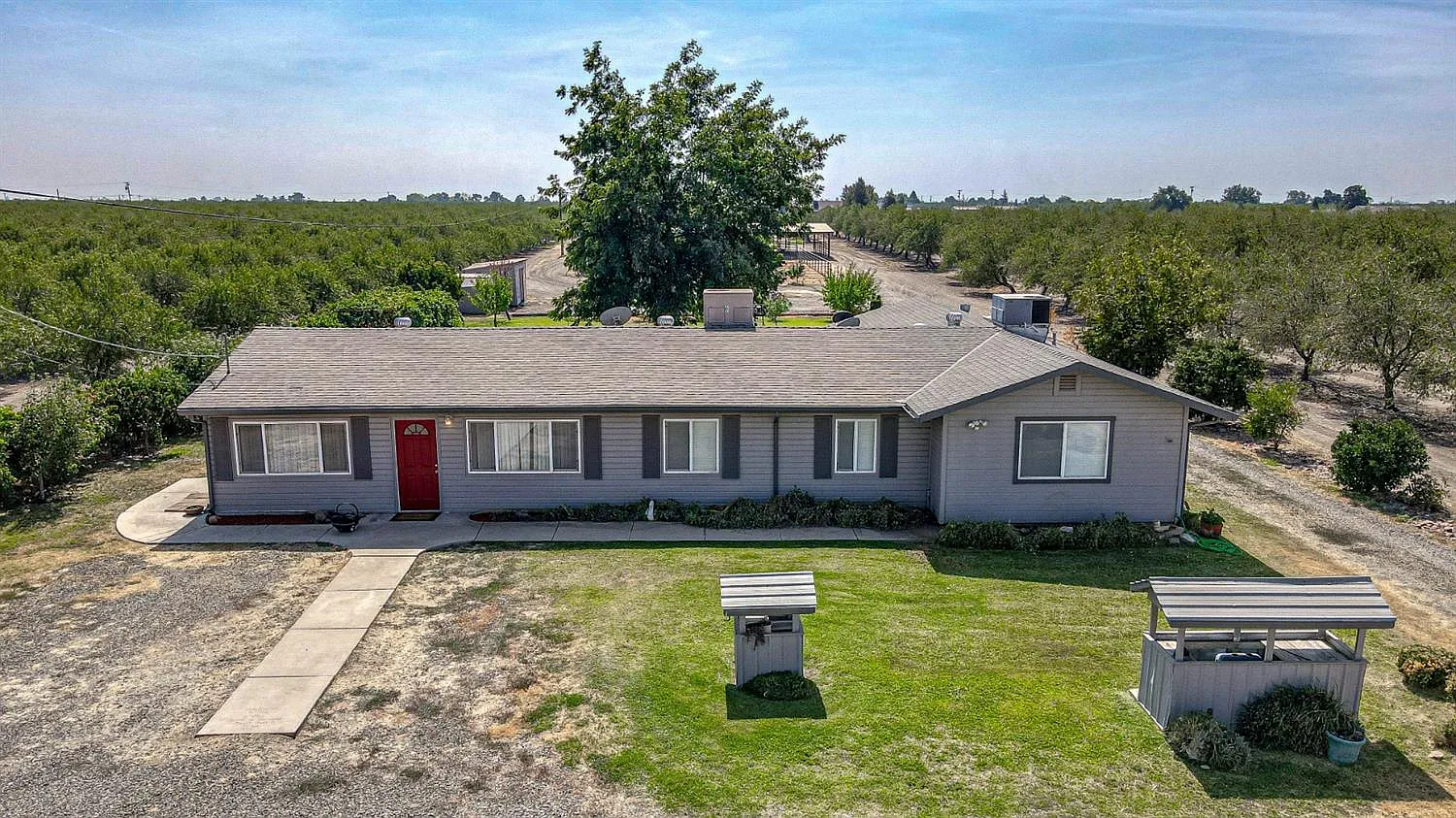 10741 E Hyde St photo 1