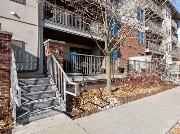 5225 Grandview Sq APT 109, Edina, MN 55436