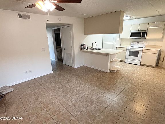 3rd image of 1601 Big Tree Rd APT 1003