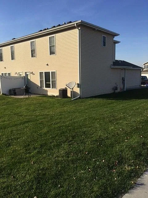 2 bed, 2.5 bath, 1425 sqft, $1,450 — Photo 3