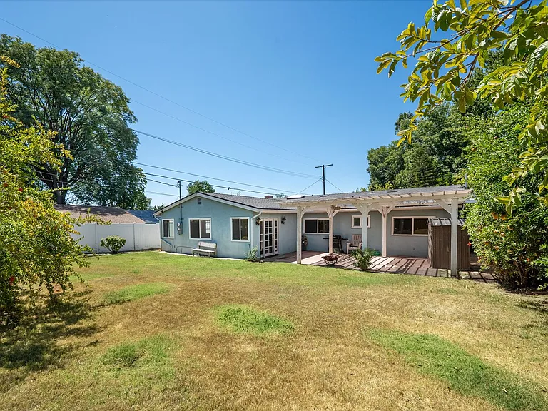 8846 Laramie Ave — Photo 36