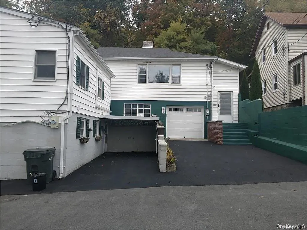 Building Photo - 98 Mearns Ave
