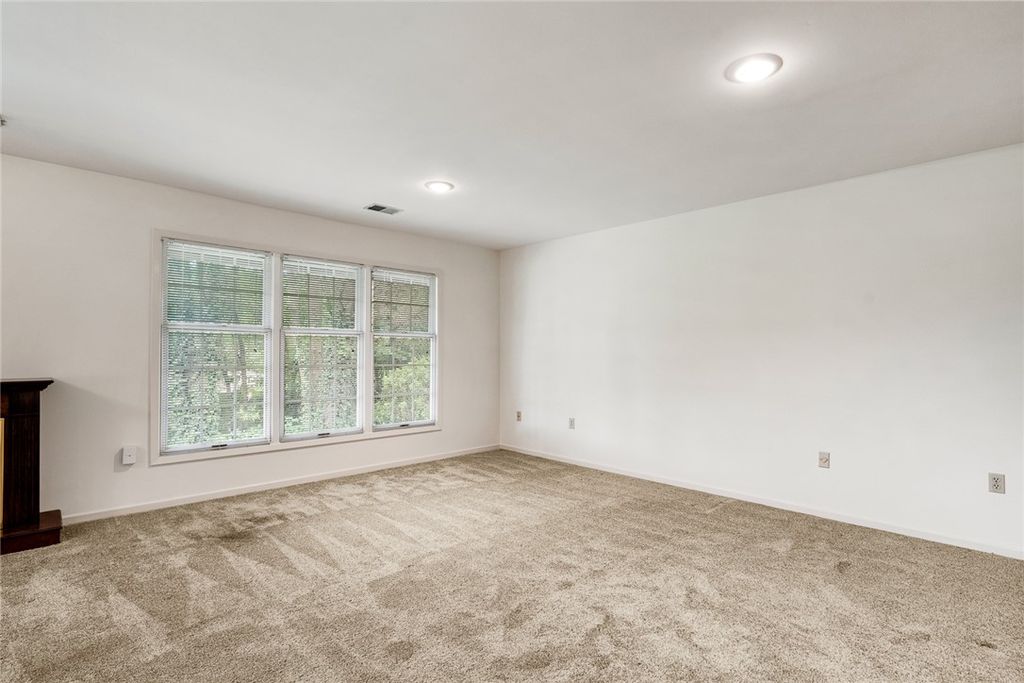 120 Downs Blvd, Clemson, SC - More
