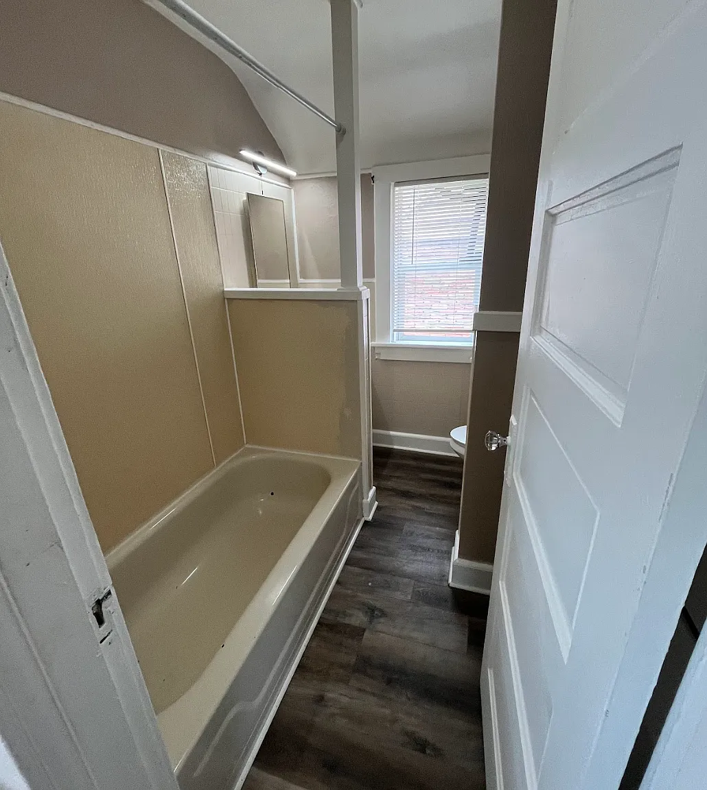 2721 Springmont Avenue - 1 — Photo 2