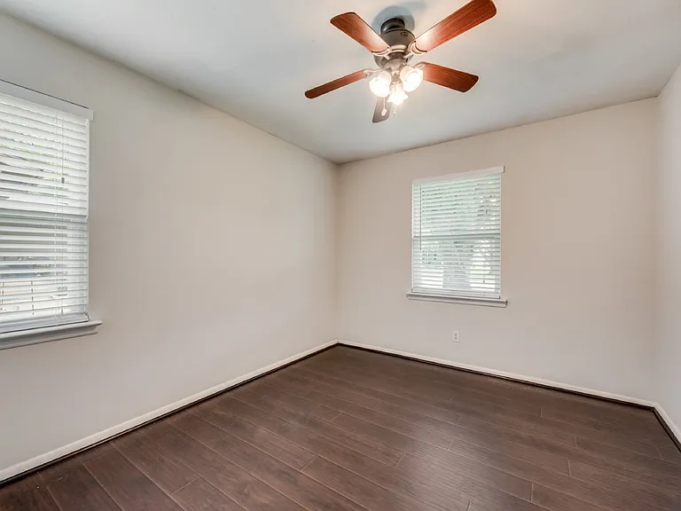 438 Daniel St — Photo 17