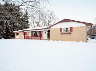 2358 Powder Hill Rd, Hartford, WI 53027