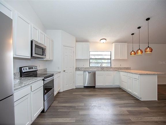 5th image of 902 Hillgrove Ln