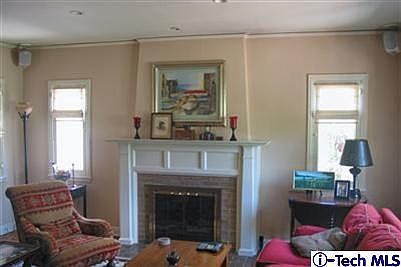 4th image of 32 Oak Knoll Gardens Dr