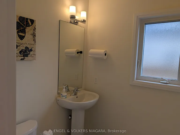 7330 Marvel Dr — Photo 19