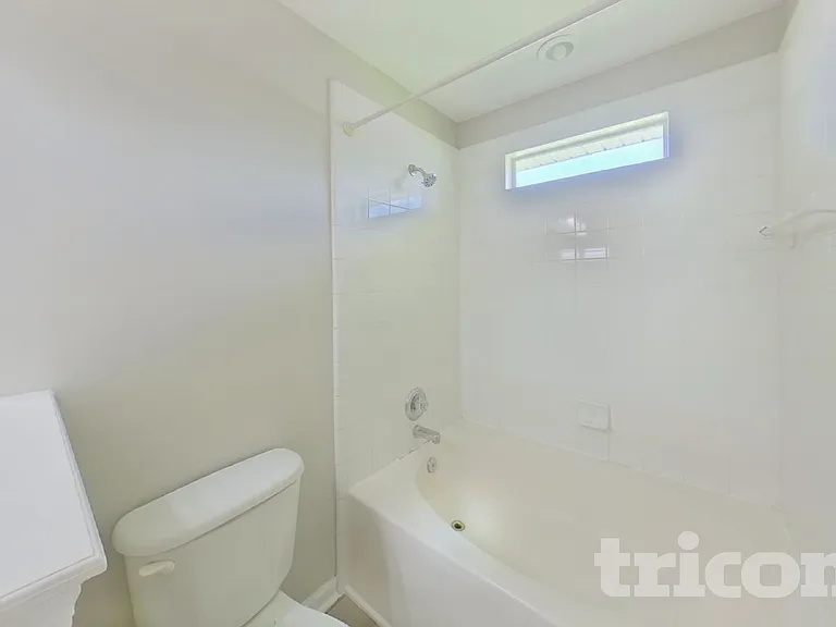 6830 Shoreline Ln — Photo 10