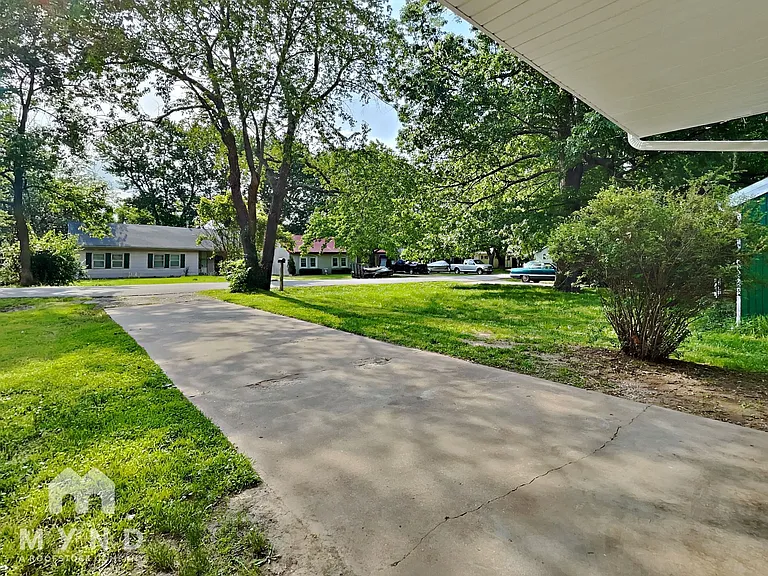 1256 S Willow Ln — Photo 11