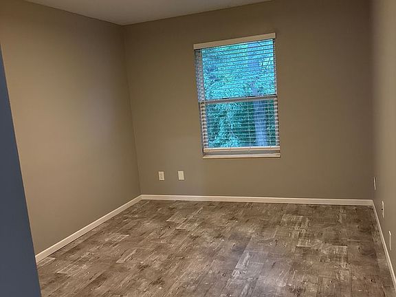 5th image of 1051 Minns Dr #2