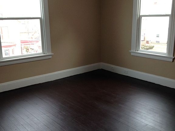 4th image of 1835 Lincoln Ave