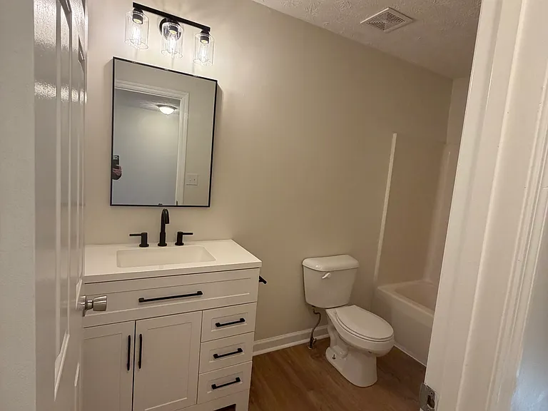 2408 Justin Pl — Photo 9