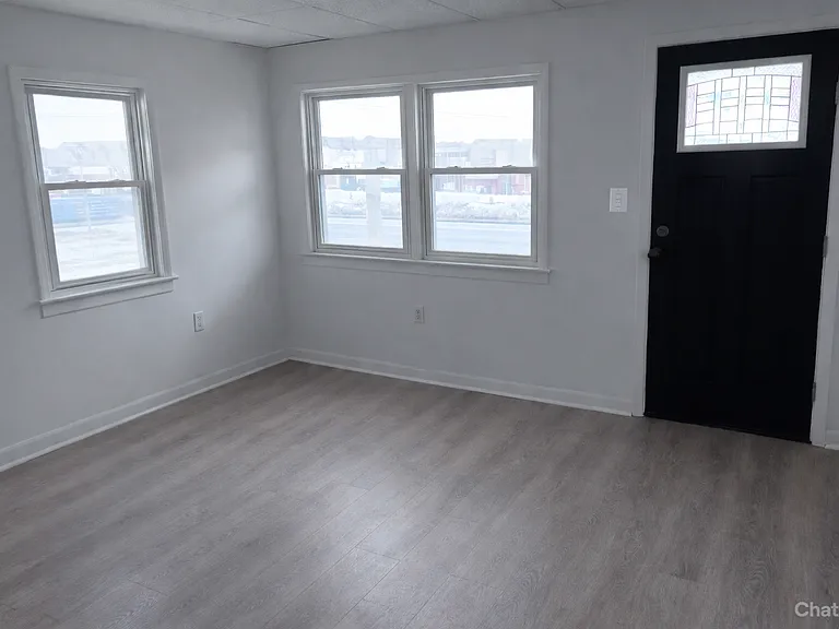 744 Columbia Ave — Photo 3