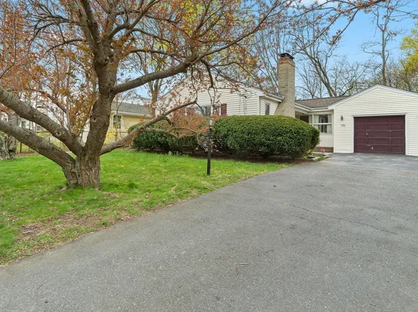 101 Ash St, Brockton, MA 02301