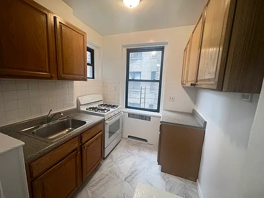 Rented by Bruma Realty LLC | media 3