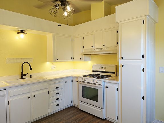 5th image of 718 Pueblo Ave APT 1