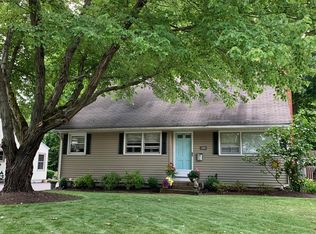 450 Bell St, Chagrin Falls, OH 44022