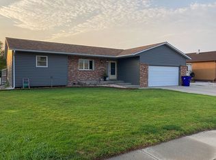 1060 17th St, Gering, NE 69341