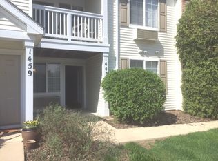 1443 McClure Rd #207, Aurora, IL 60505