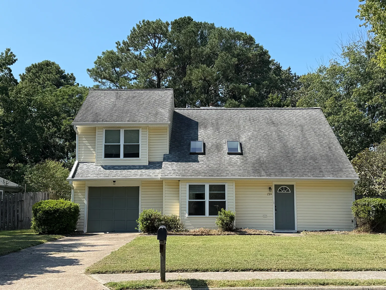 3 bed, 2.5 bath, 1503 sqft, $2,200 — Photo 1