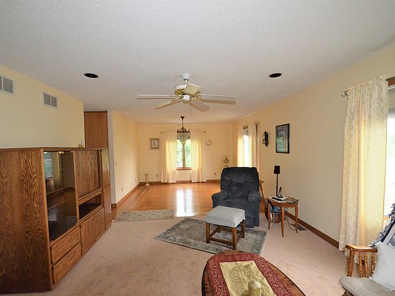 Living room dining room 