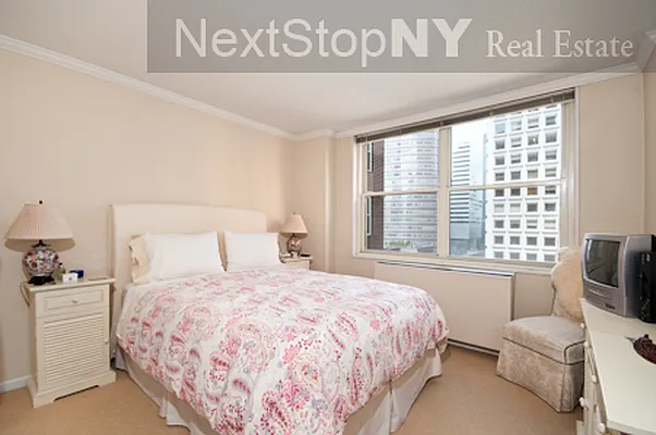 Sold by NextStopNY | media 21