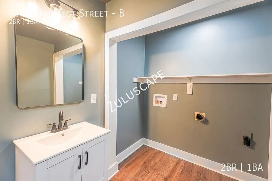 Free First Month Rent....2/1 Near Historic Fountain Square! — Photo 4