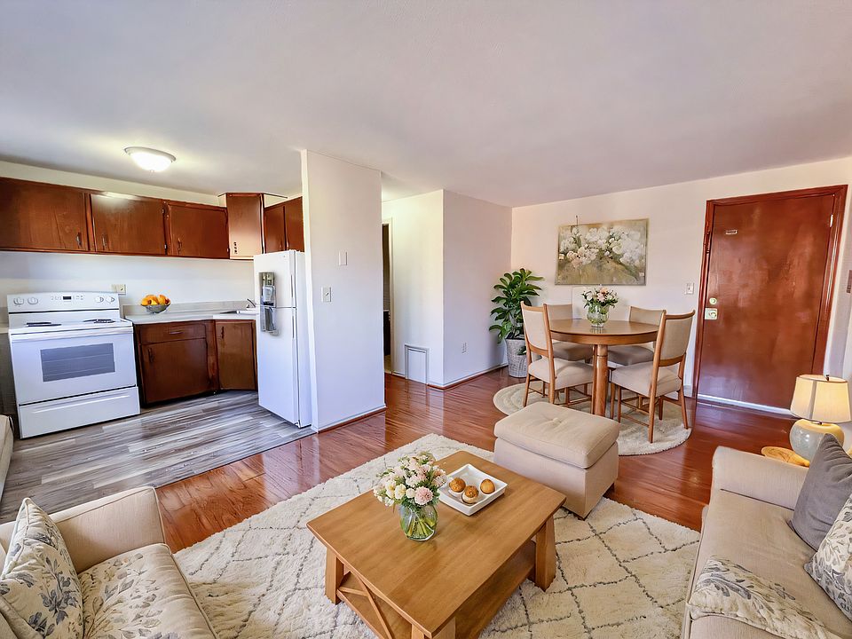 1st image of 322 Hudson St APT C9