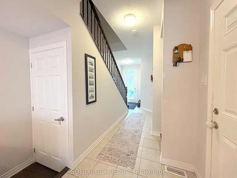 719 Derreen Ave — Photo 16