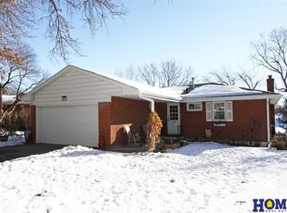 420 Apache Trl, Lincoln, NE 68505