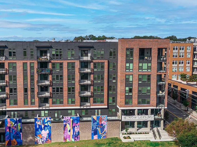 Foster on the Park Apartments — Photo 1